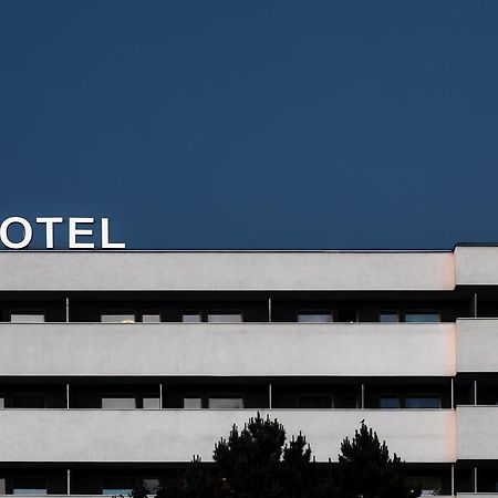 Bruntál Hotel Slezan מראה חיצוני תמונה