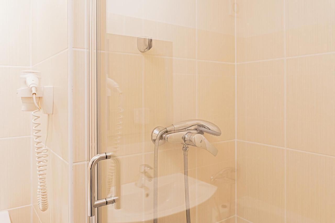 Bruntál Hotel Slezan מראה חיצוני תמונה