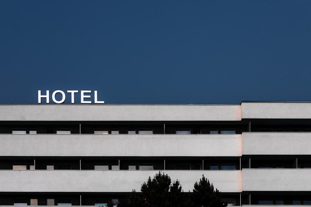 Bruntál Hotel Slezan מראה חיצוני תמונה